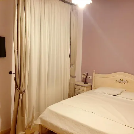 Villa Spacious With Private Pool And Stunning Views Bompensiere